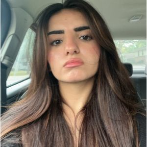 Meet your Posher, Ghada